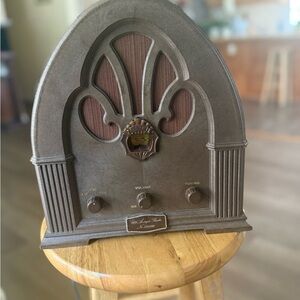 Windsor Vintage Style  original Radio - Brown and Gold